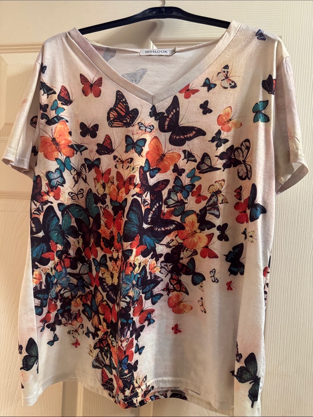 MISSLOOK Cream V-Neck Short Sleeve Top with Multicolor Butterfly Print